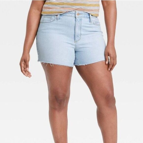 NWOT High-Rise Vintage Midi Jean Shorts - Universal Thread Light Blue Size 12 - Picture 3 of 5